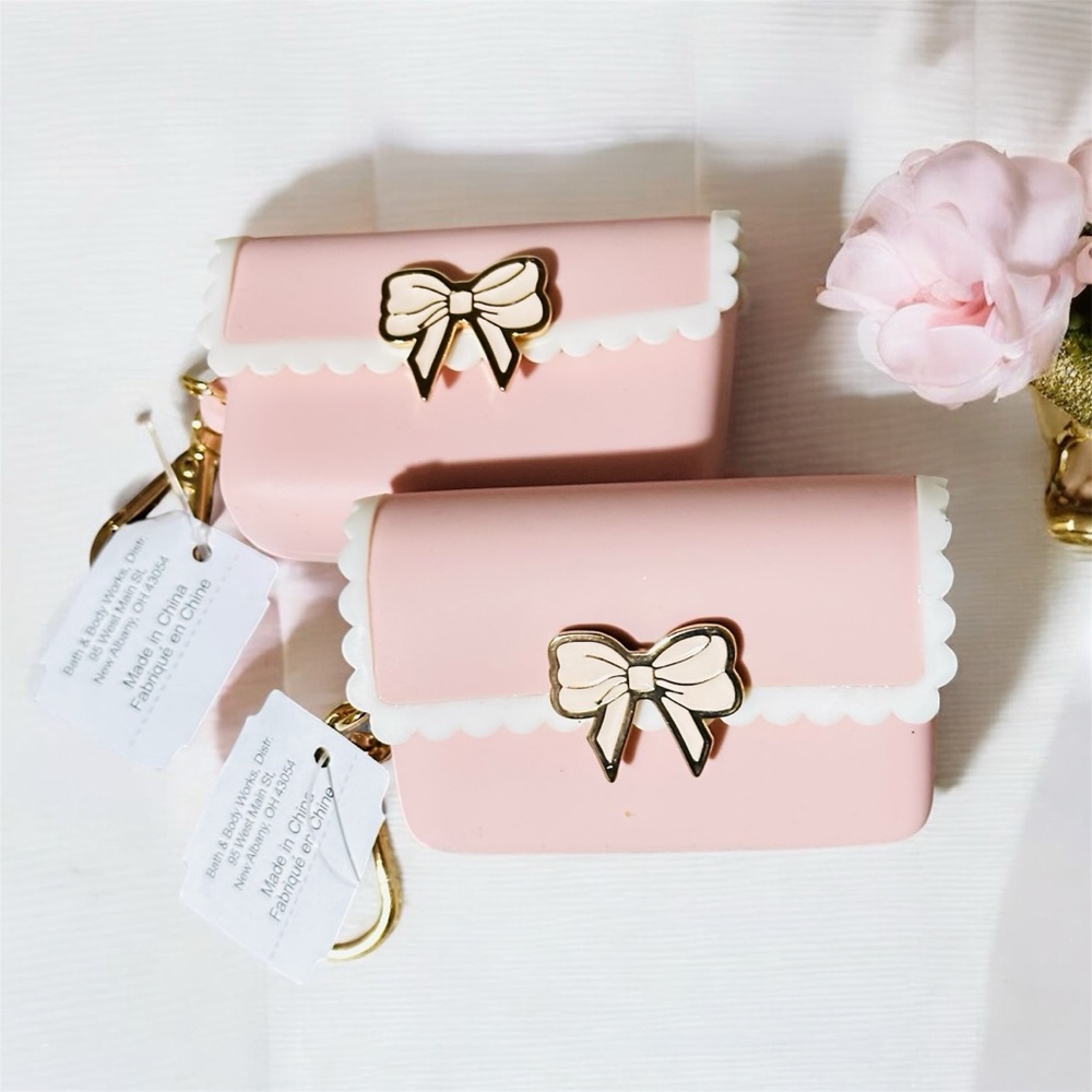 Bath & Body Works Scallop Bow Snap Case PocketBac Holder